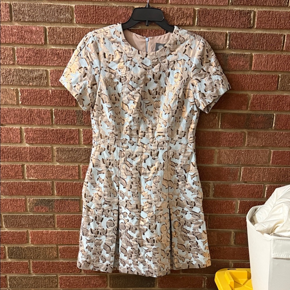 Vince Camuto Textured Floral Short Sleeve Dress in Light Blue and Beige